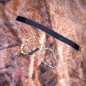 Choker and 2 paw bracelets